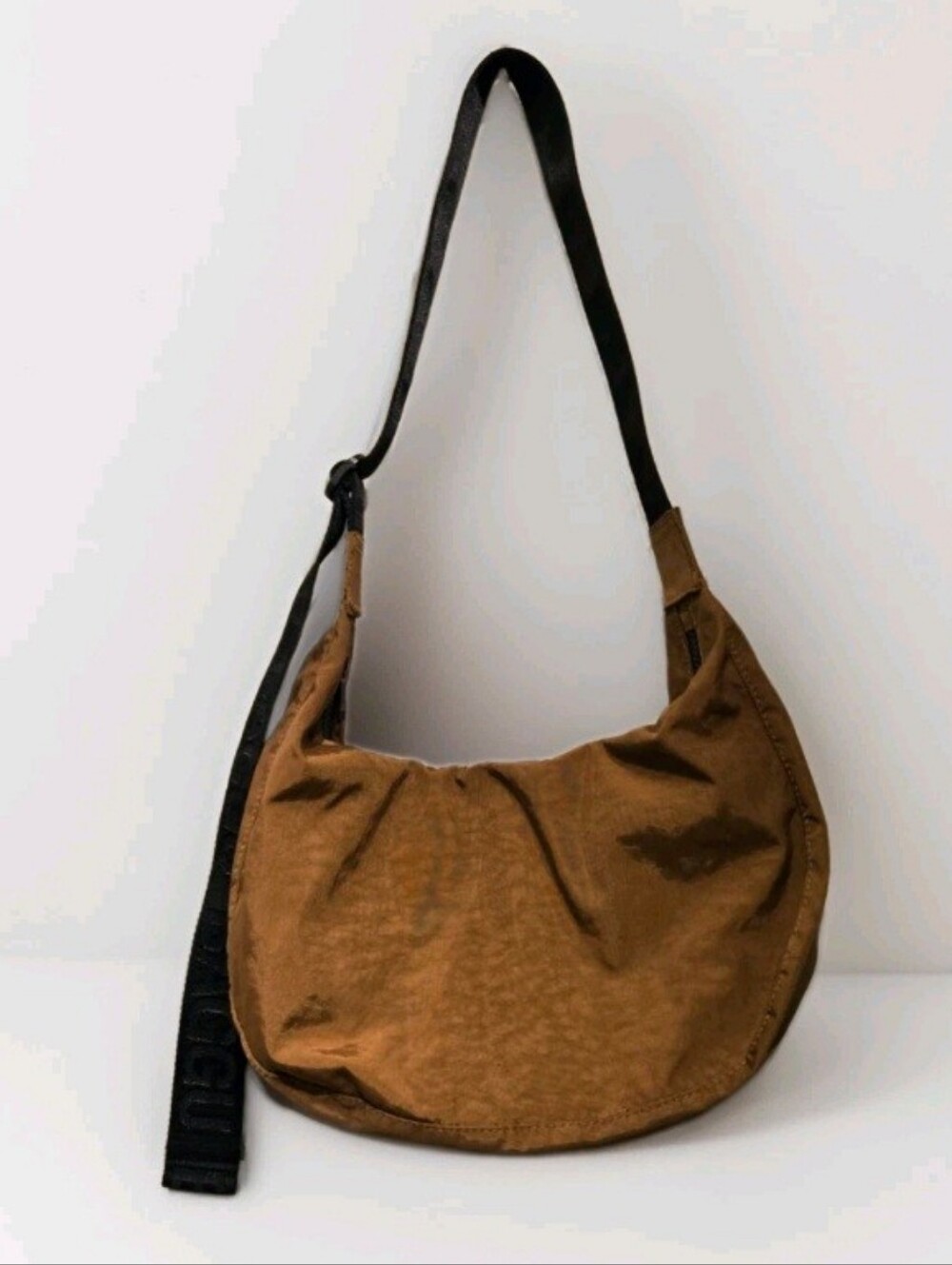 Baggu Medium Nylon Crescent Bag Brown Crossbody Excellent condition